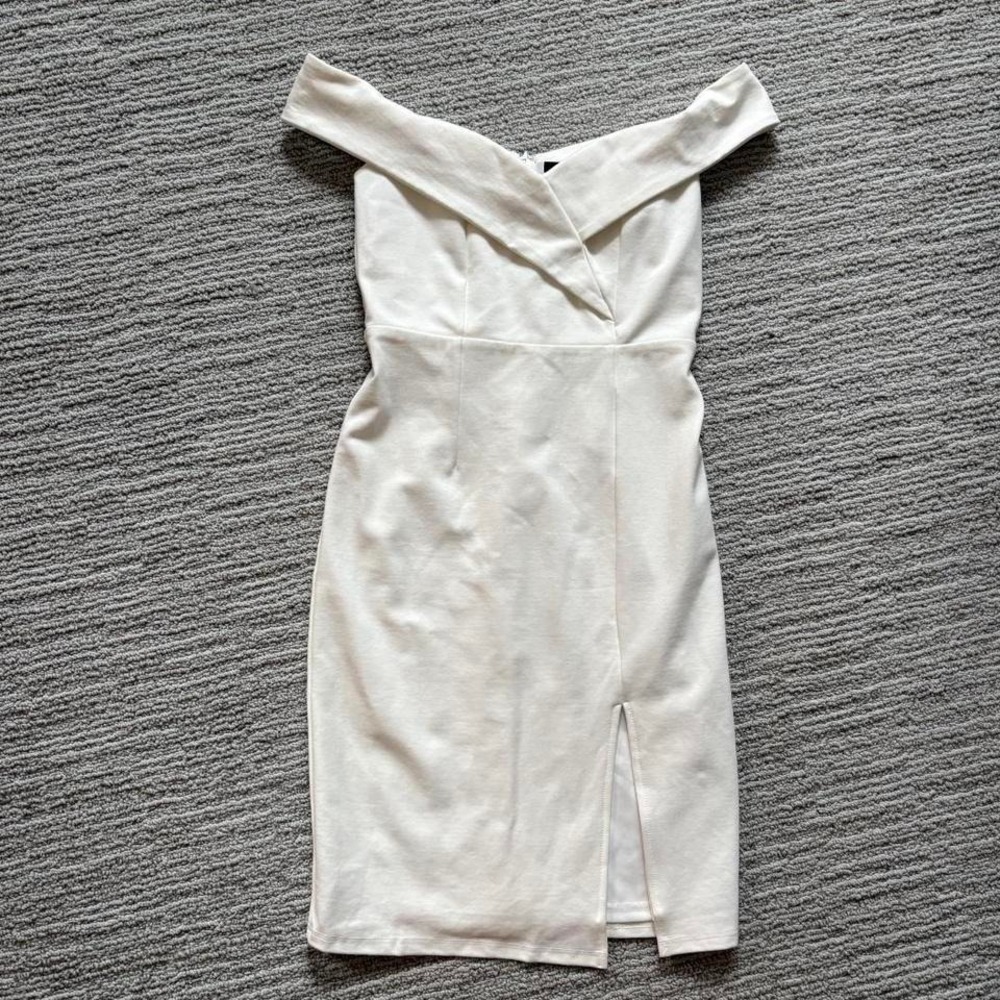 Lulus white mini dress off the shoulder women's small S party bachelorette‎